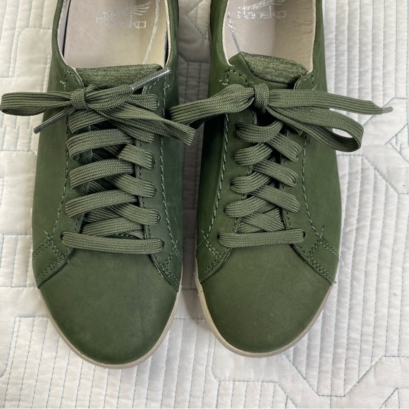 Dansko Size 36 (US 5.5-6) Women's Leela Waterproof Lace-Up Sneakers Moss Nubuck - Picture 3 of 11